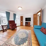 Calandra Apartment